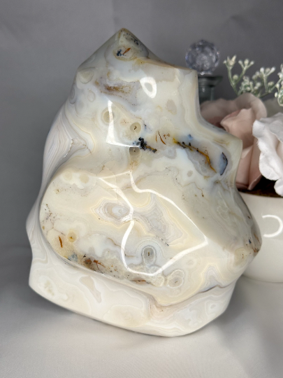 Dendritic Botswana Agate Flame with Druzy and Quartz Inclusions and Orbicular Patterning