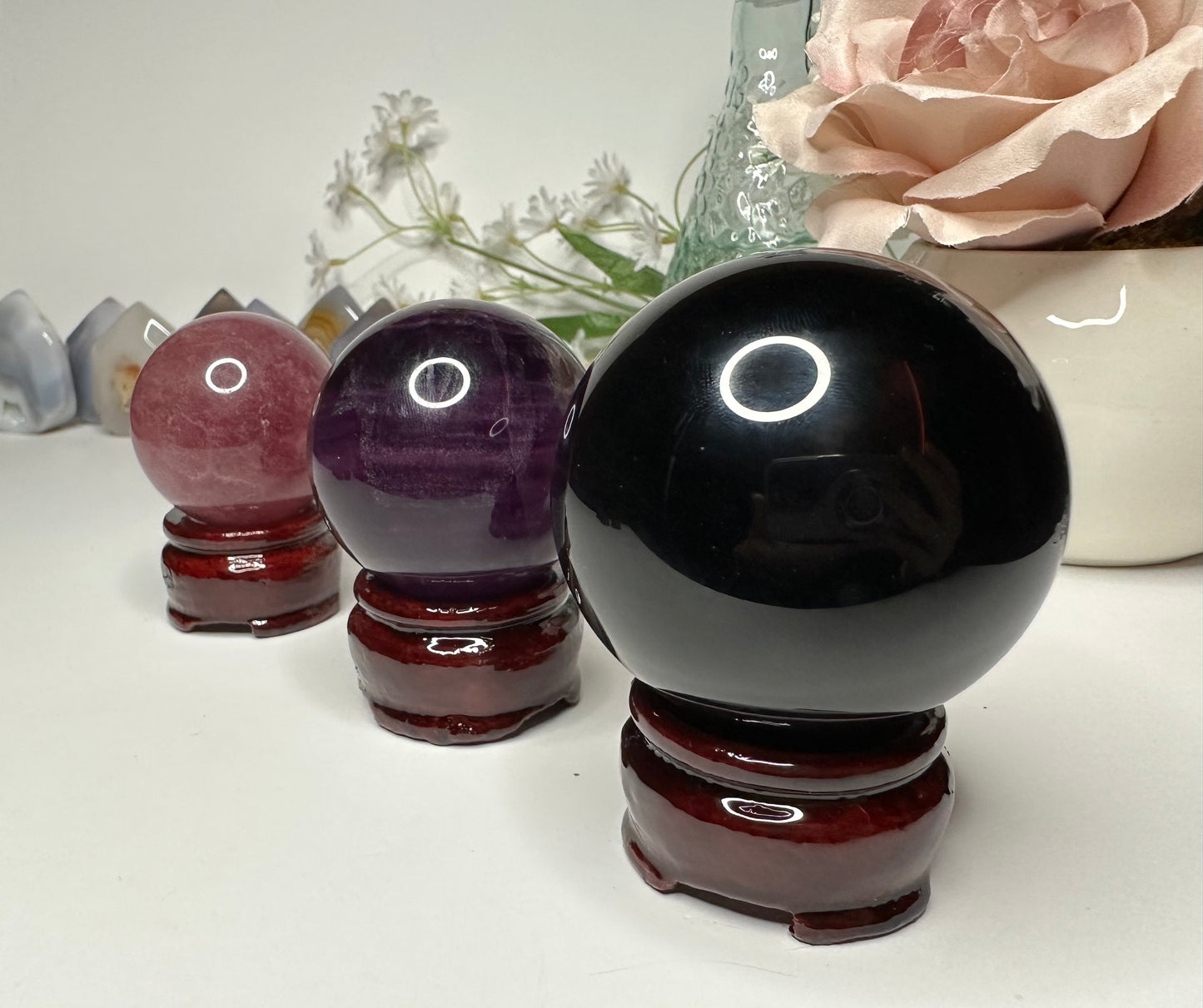 Polished Wooden Sphere Stand